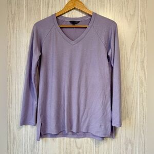 Banana Republic Lavender V-Neck Long Sleeve Top – Size XS – EUC